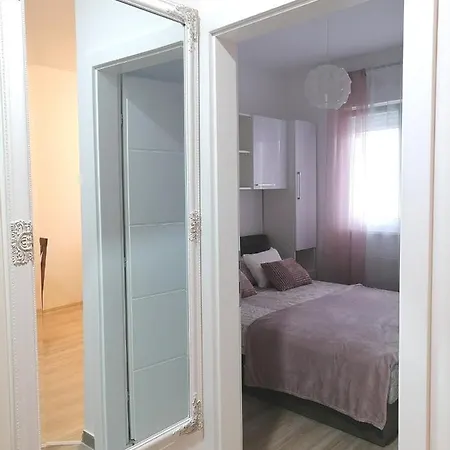 Lena Apartment *