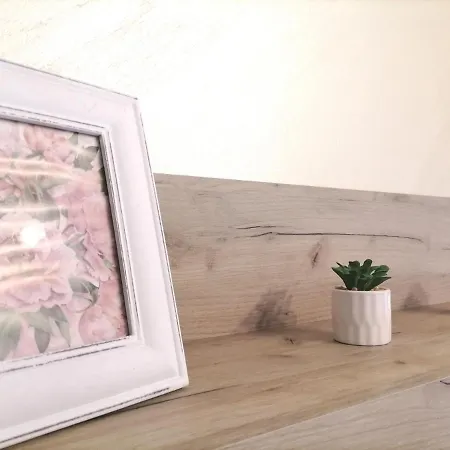 Lena Apartament